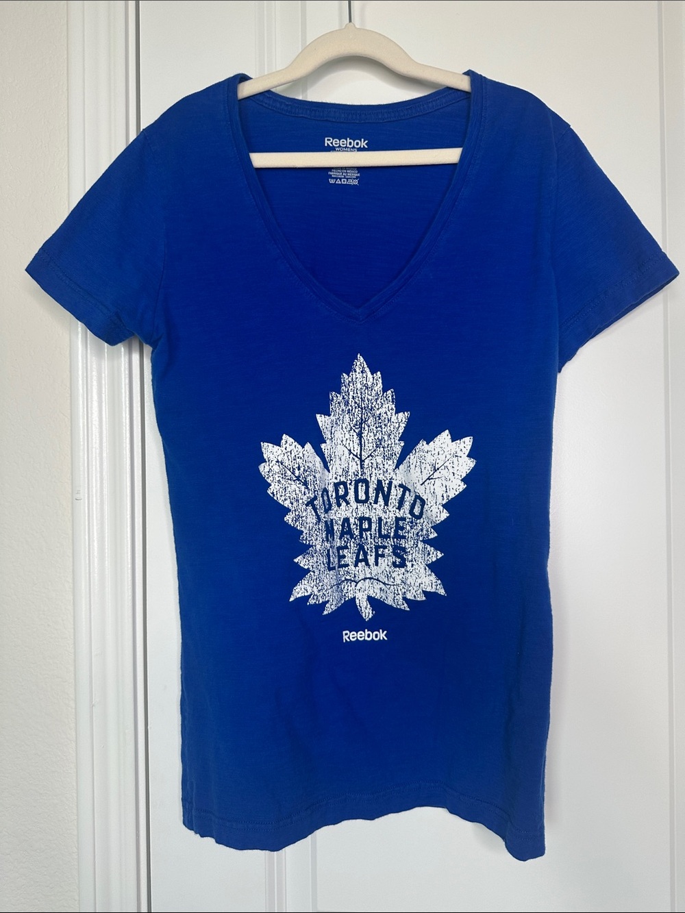 Reebok 100% Cotton Toronto Maple Leafs Women’s V-neck Graphic Tee